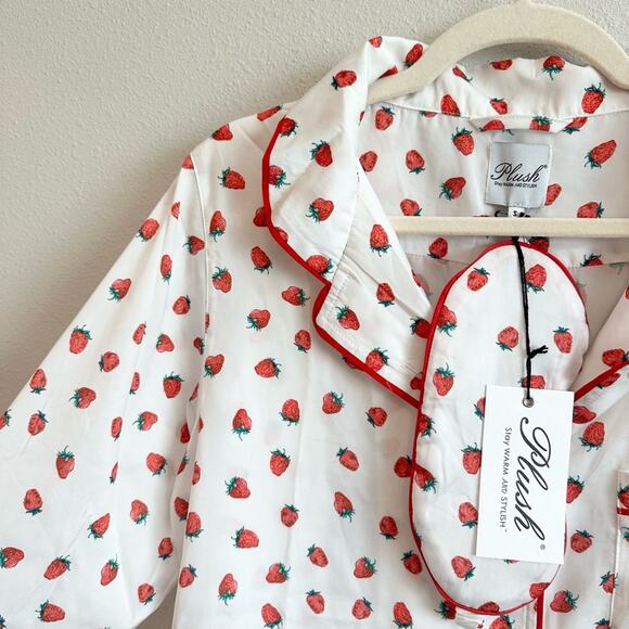 NWT Plush Strawberry Satin Pajama Set Size Small - Picture 6 of 12